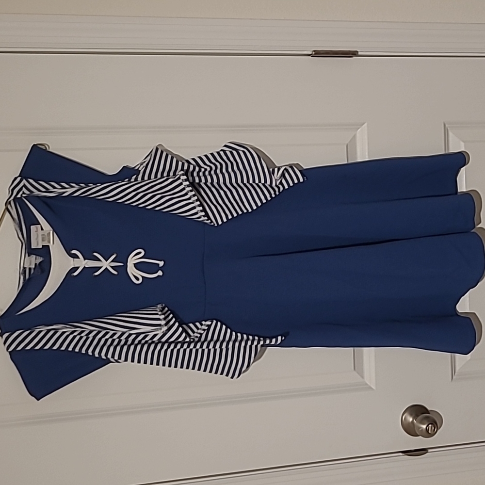 Girls 16 blue and white dress
